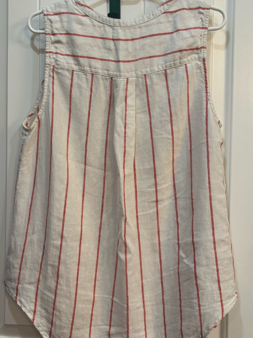 100% Linen C&C California Sleeveless Button-Down with Red Stripes, size Large - Picture 3 of 5